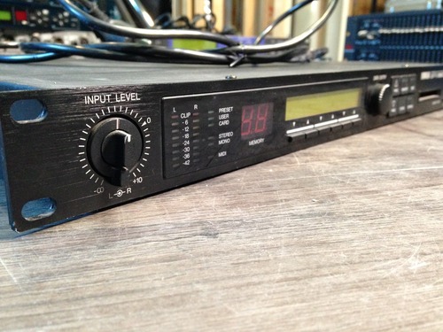 [판매완료] 사운드이펙터(에코,리버브,딜레이) 모델명: SPX-990